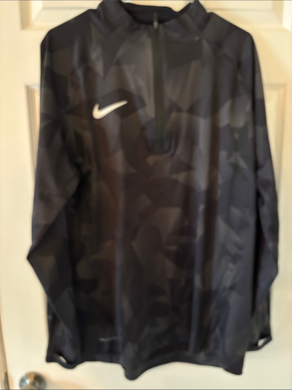 Nike Men’s Black Geometric Quarter-Zip Performance Jacket